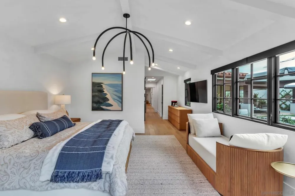 1130 Pine Street Coronado, CA 92118