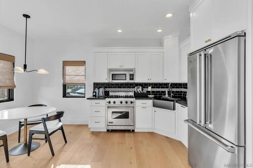 1130 Pine Street Coronado, CA 92118