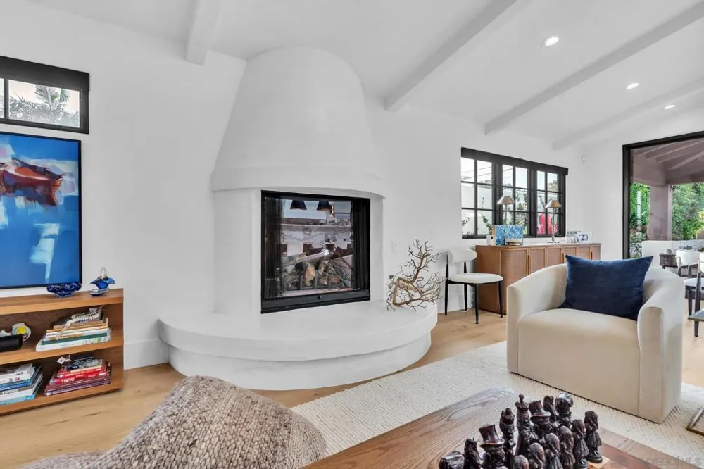 1130 Pine Street Coronado, CA 92118