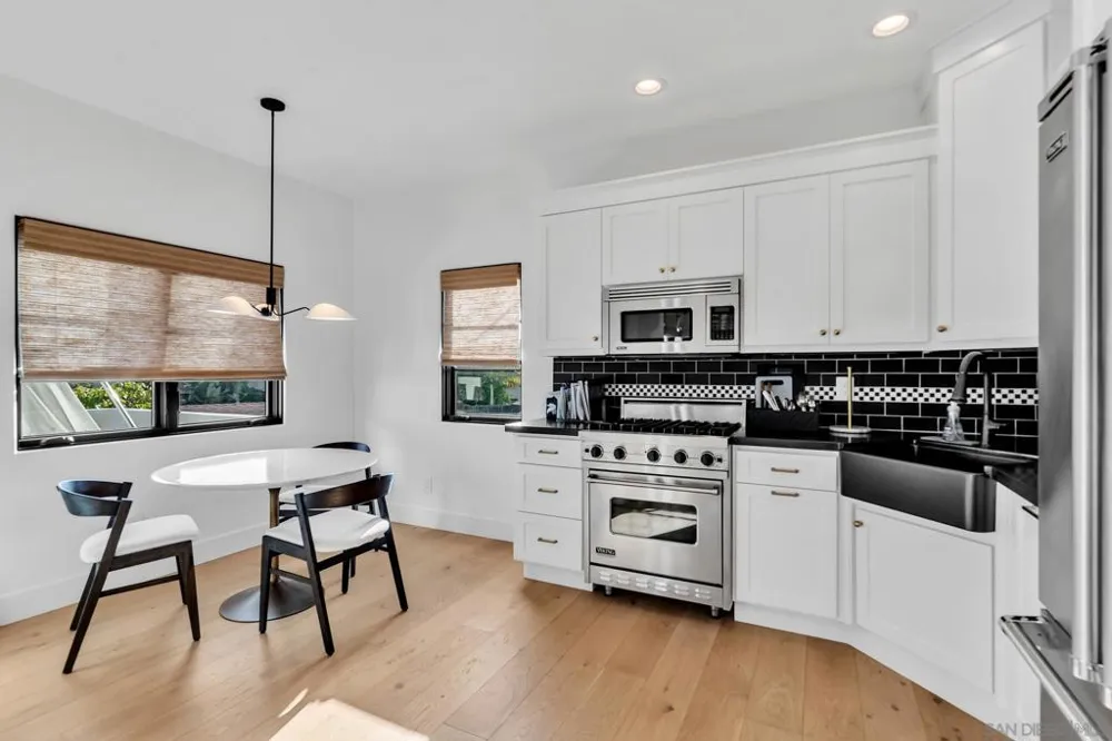 1130 Pine Street Coronado, CA 92118