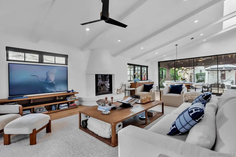 1130 Pine Street Coronado, CA 92118