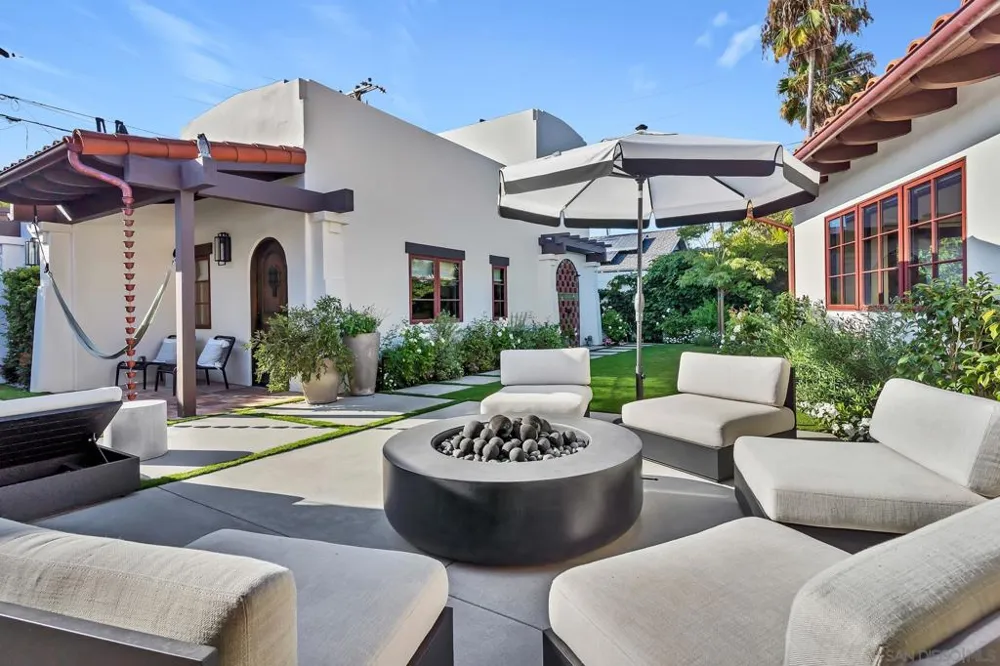 1130 Pine Street Coronado, CA 92118