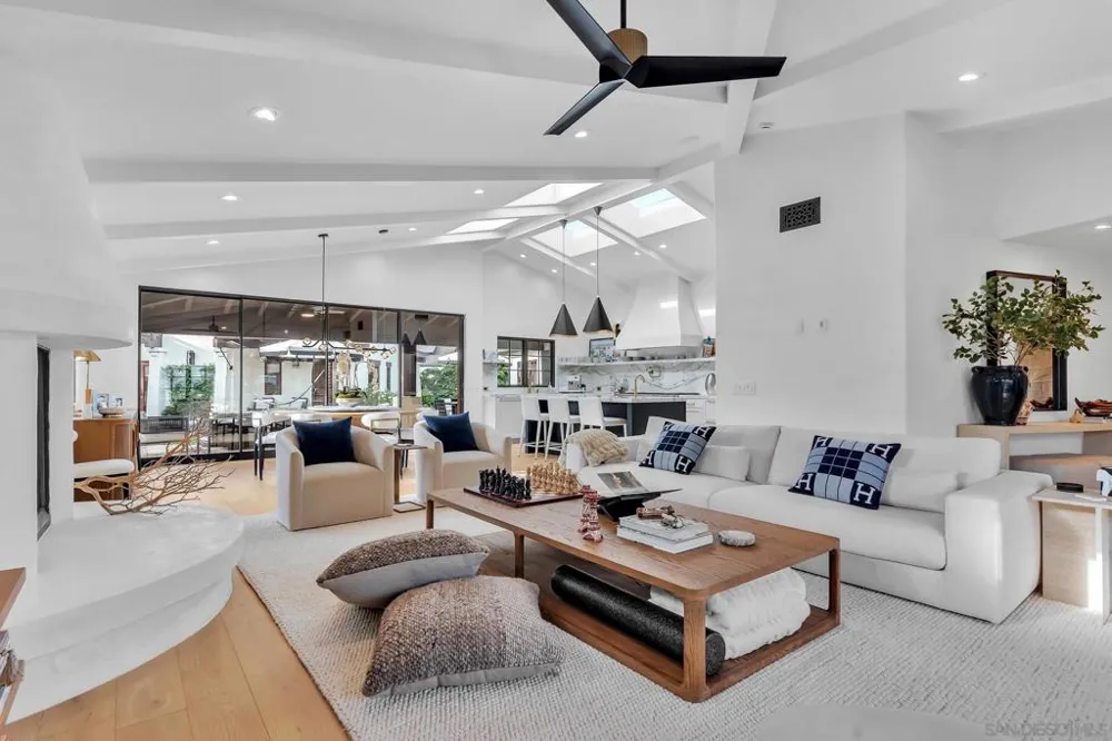 1130 Pine Street Coronado, CA 92118