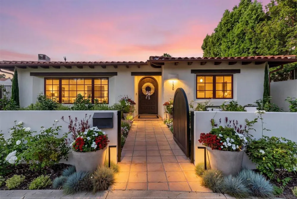 1130 Pine Street Coronado, CA 92118