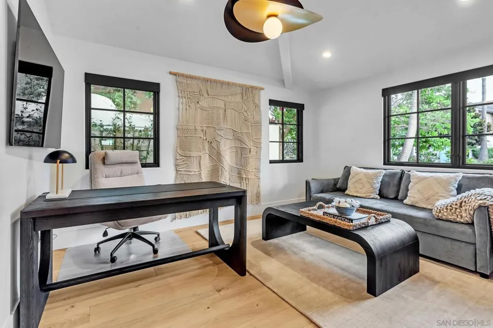1130 Pine Street Coronado, CA 92118