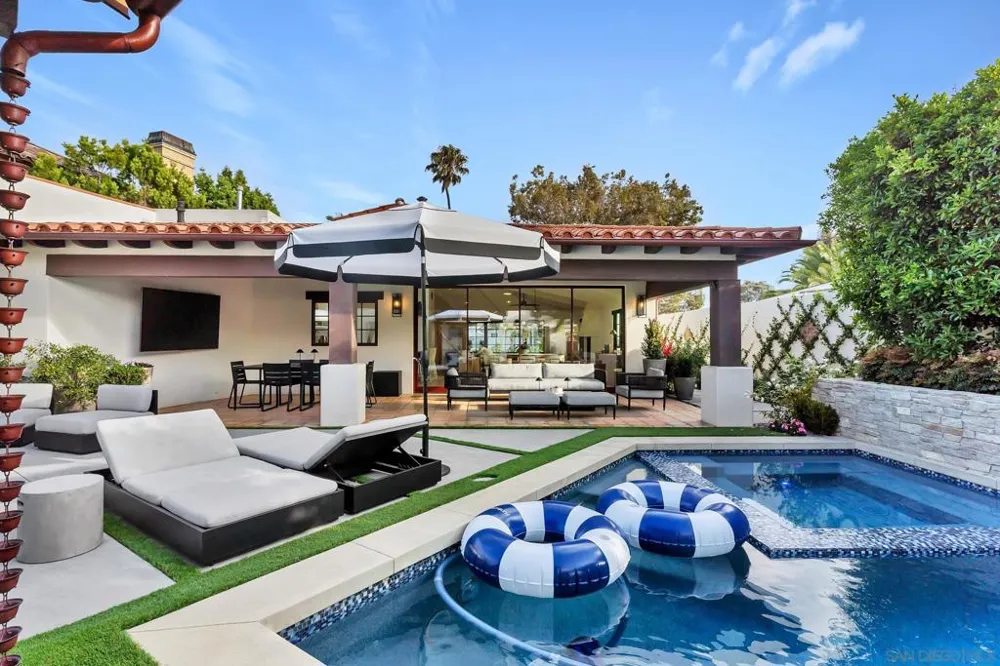 1130 Pine Street Coronado, CA 92118