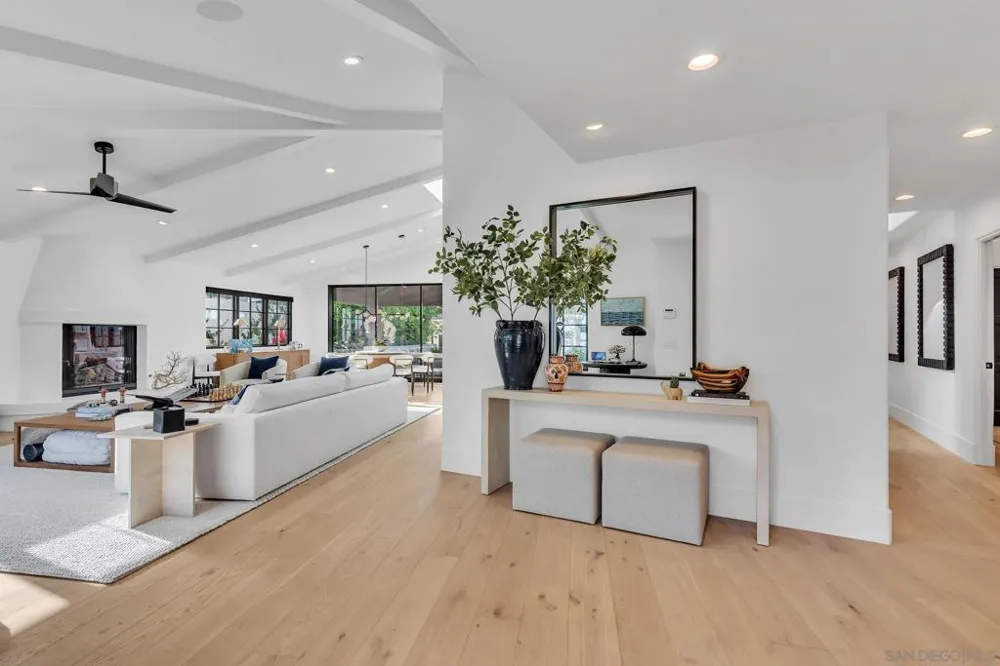 1130 Pine Street Coronado, CA 92118