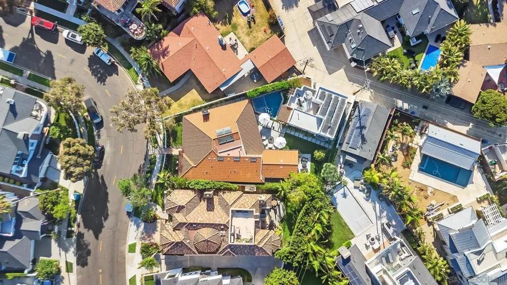 1130 Pine Street Coronado, CA 92118