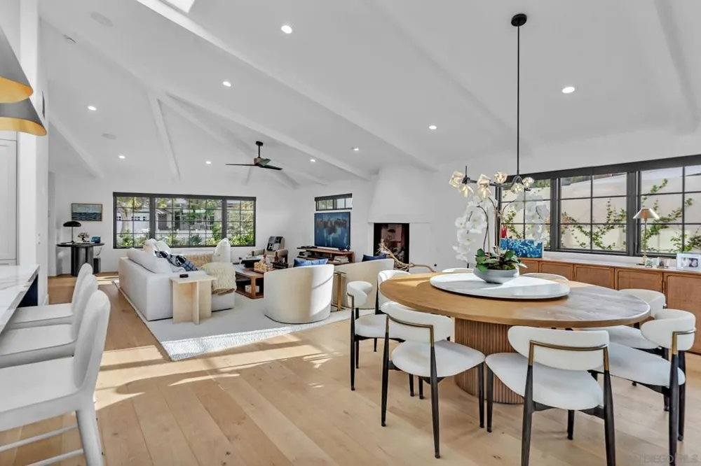 1130 Pine Street Coronado, CA 92118