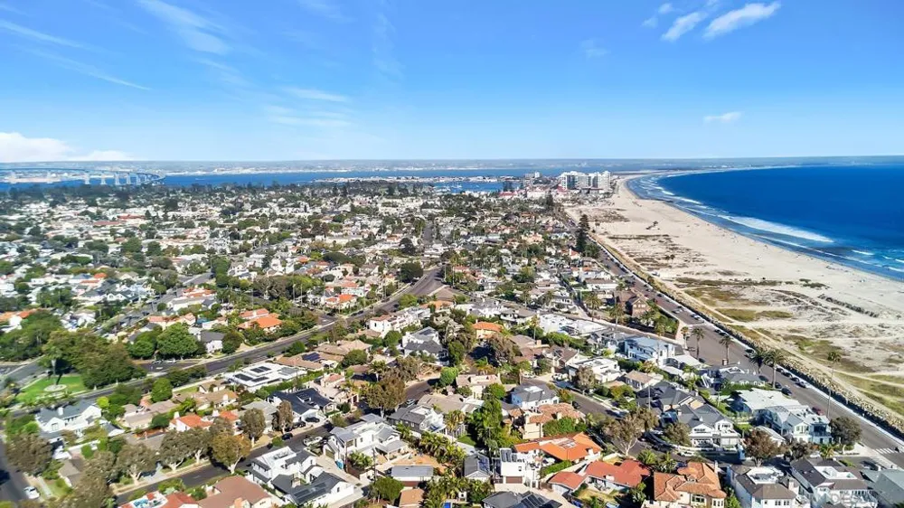 1130 Pine Street Coronado, CA 92118