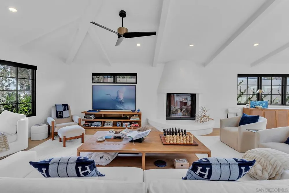 1130 Pine Street Coronado, CA 92118