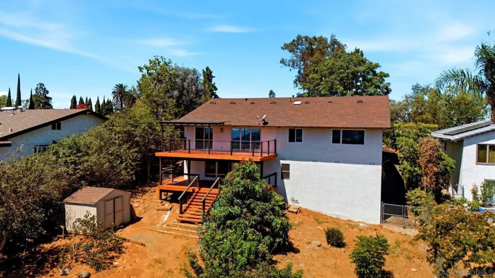 1329 Park Hill Ln Escondido, CA 92025