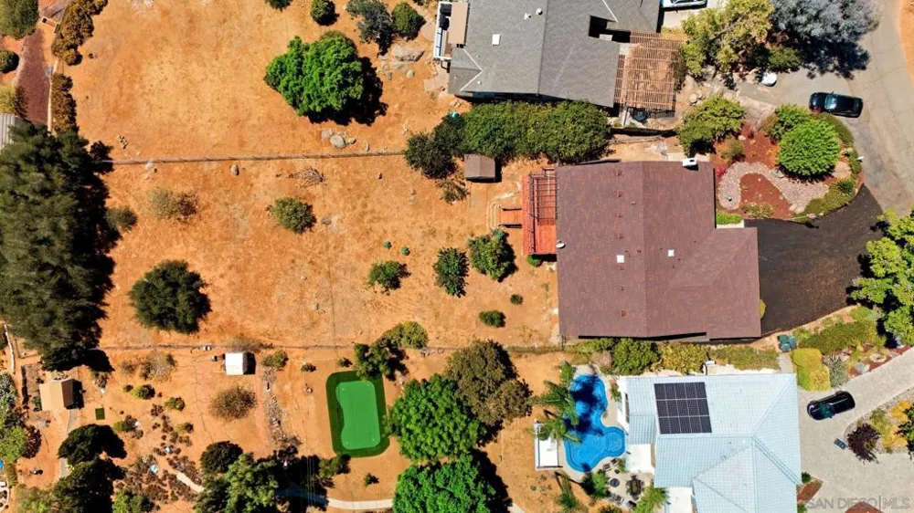 1329 Park Hill Ln Escondido, CA 92025