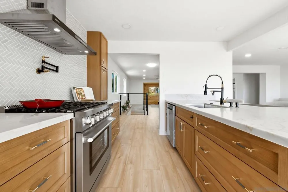 1329 Park Hill Ln Escondido, CA 92025