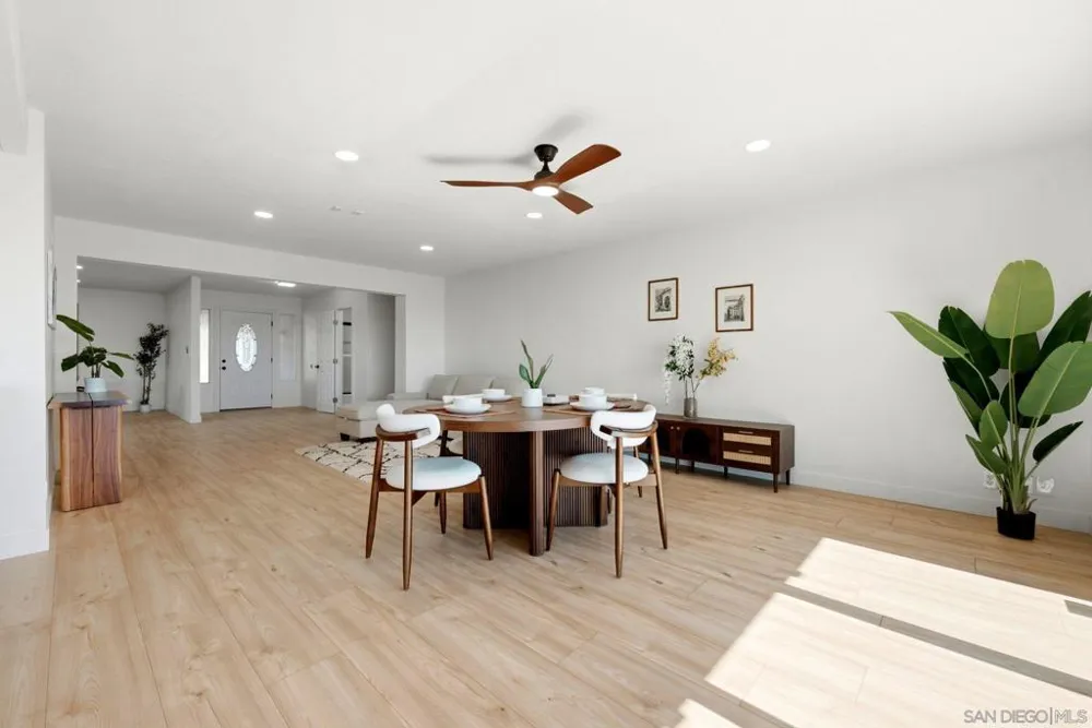 1329 Park Hill Ln Escondido, CA 92025