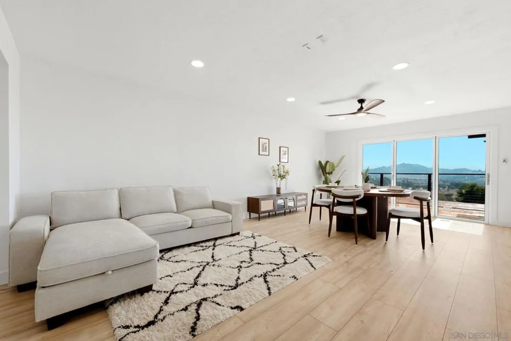 1329 Park Hill Ln Escondido, CA 92025