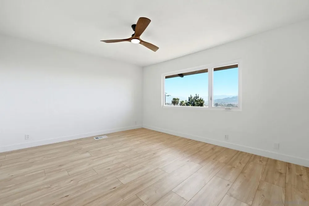 1329 Park Hill Ln Escondido, CA 92025
