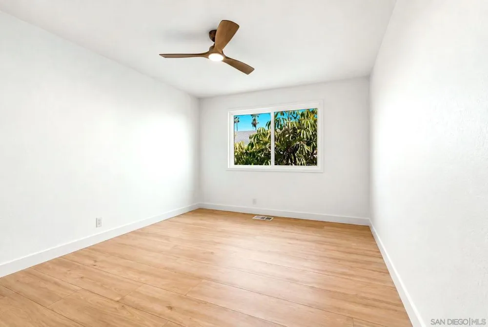 1329 Park Hill Ln Escondido, CA 92025