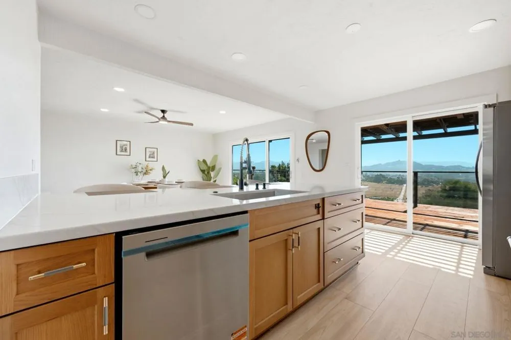 1329 Park Hill Ln Escondido, CA 92025