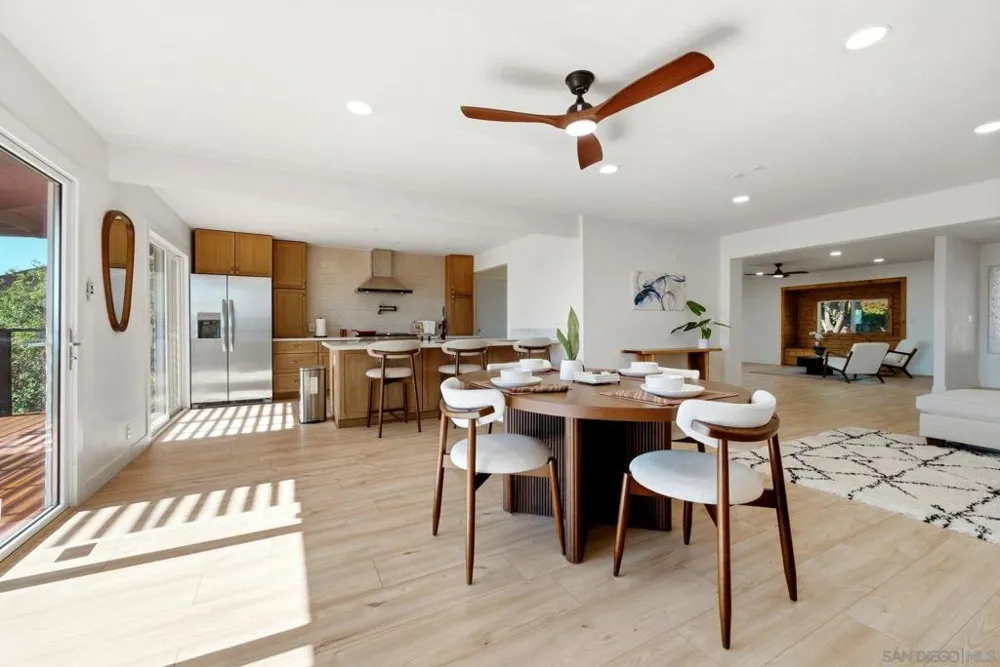 1329 Park Hill Ln Escondido, CA 92025