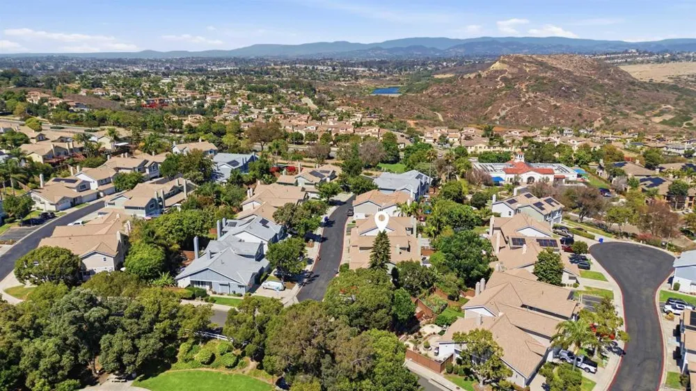 2993 Lexington Circle Carlsbad, CA 92010