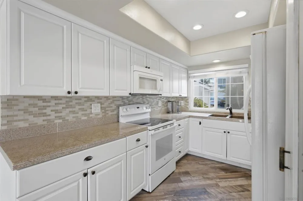 2993 Lexington Circle Carlsbad, CA 92010