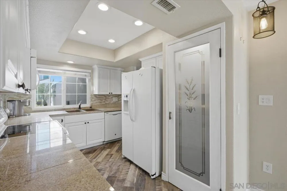 2993 Lexington Circle Carlsbad, CA 92010