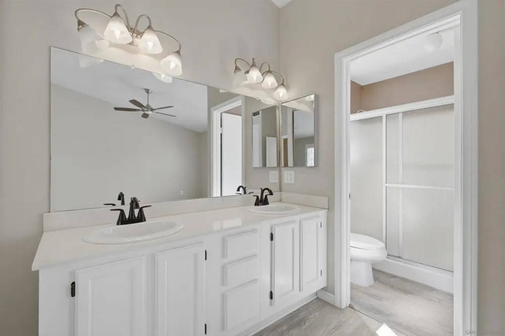 2993 Lexington Circle Carlsbad, CA 92010