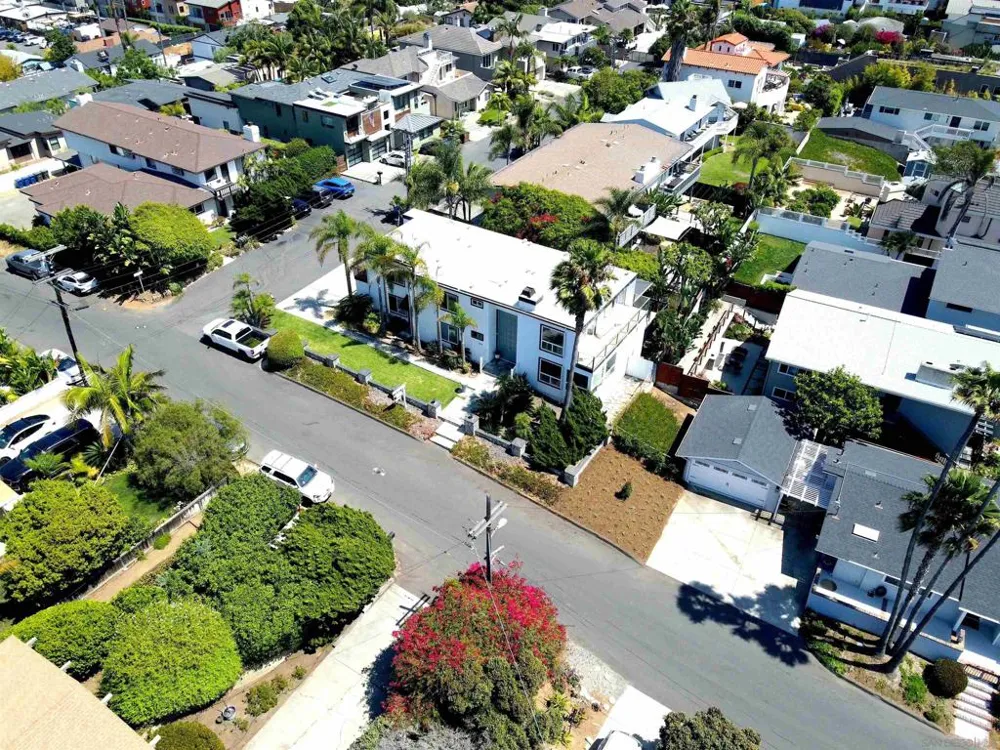 1576 Lorraine Encinitas, CA 92024