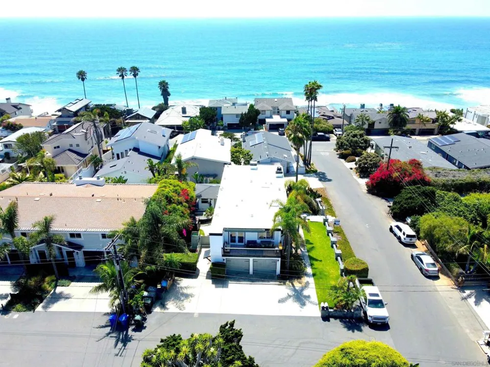 1576 Lorraine Encinitas, CA 92024