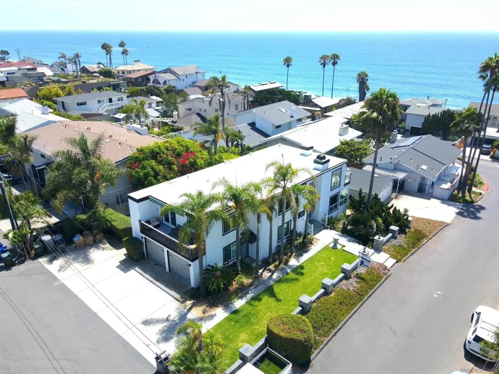 1576 Lorraine Encinitas, CA 92024