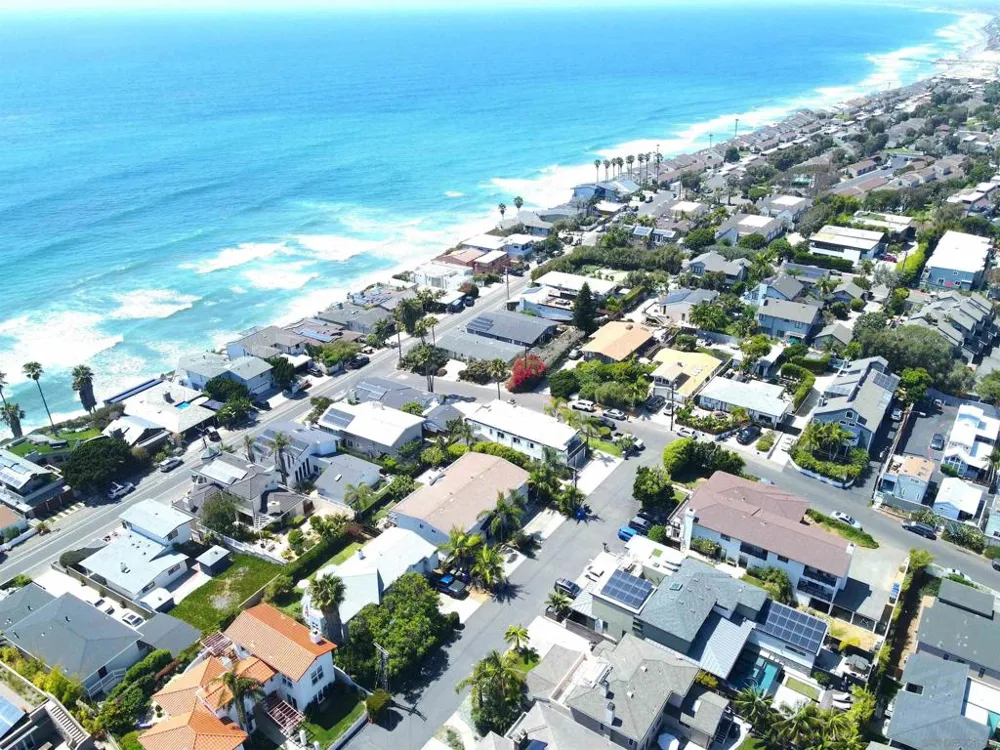 1576 Lorraine Encinitas, CA 92024
