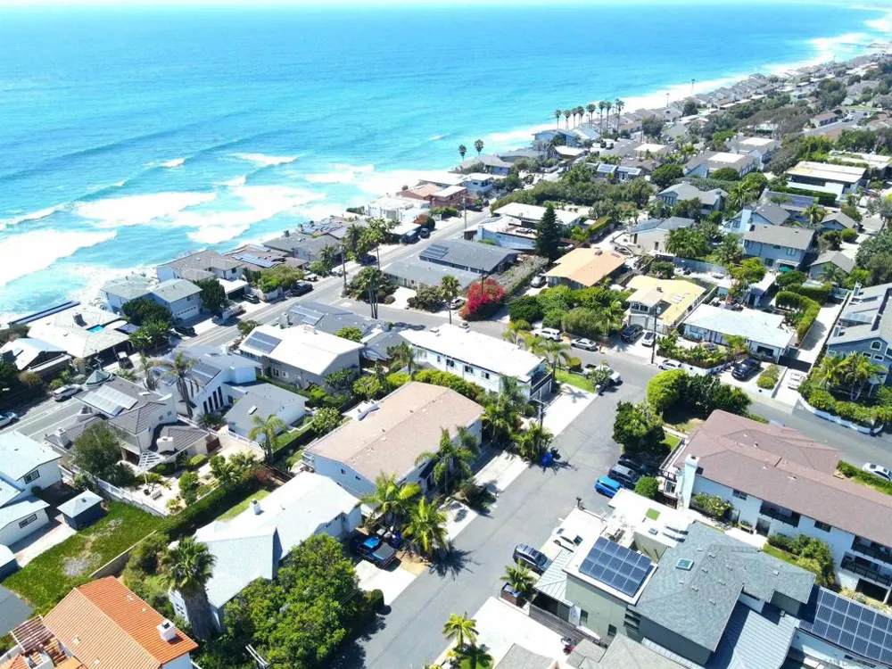 1576 Lorraine Encinitas, CA 92024