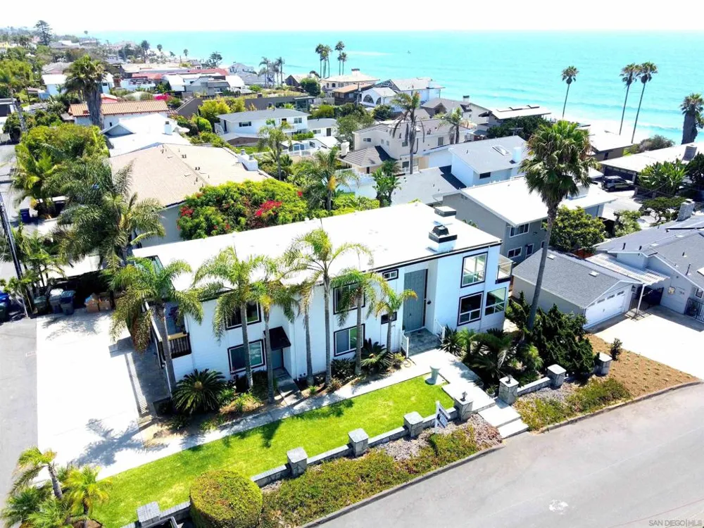 1576 Lorraine Encinitas, CA 92024