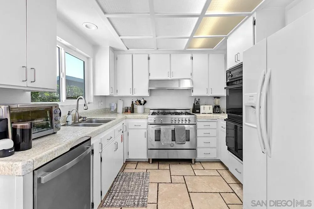 1576 Lorraine Encinitas, CA 92024