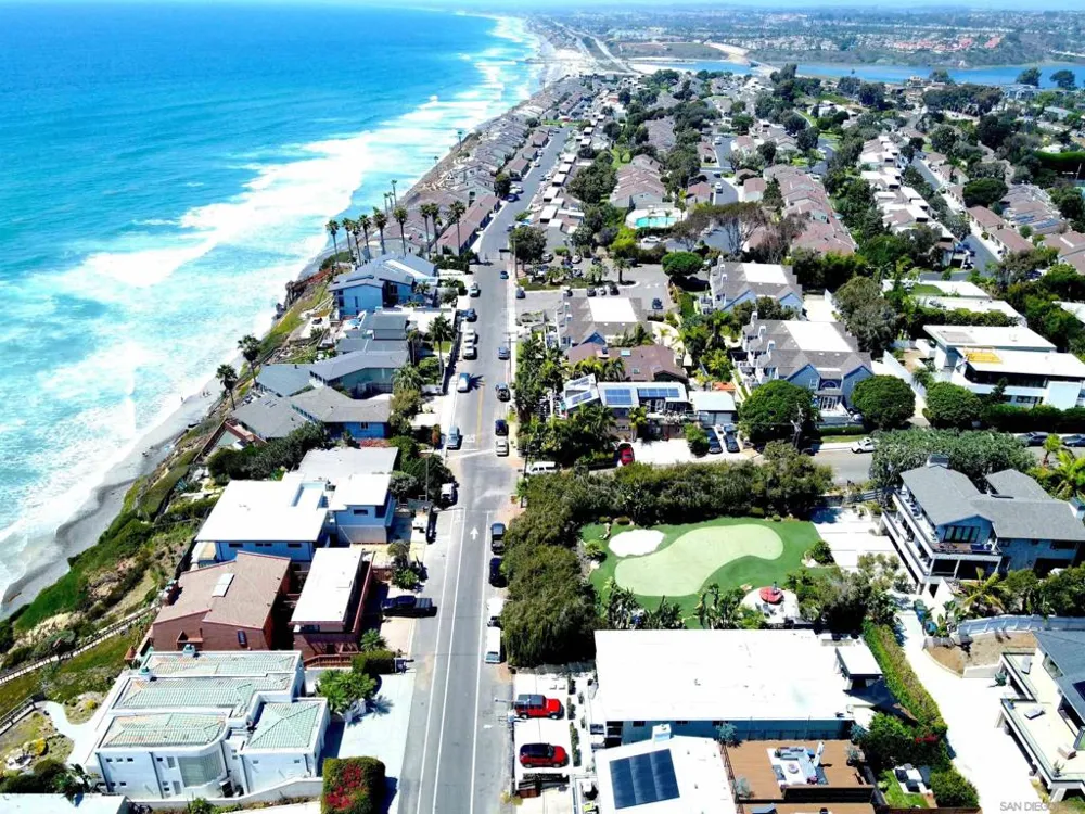 1576 Lorraine Encinitas, CA 92024