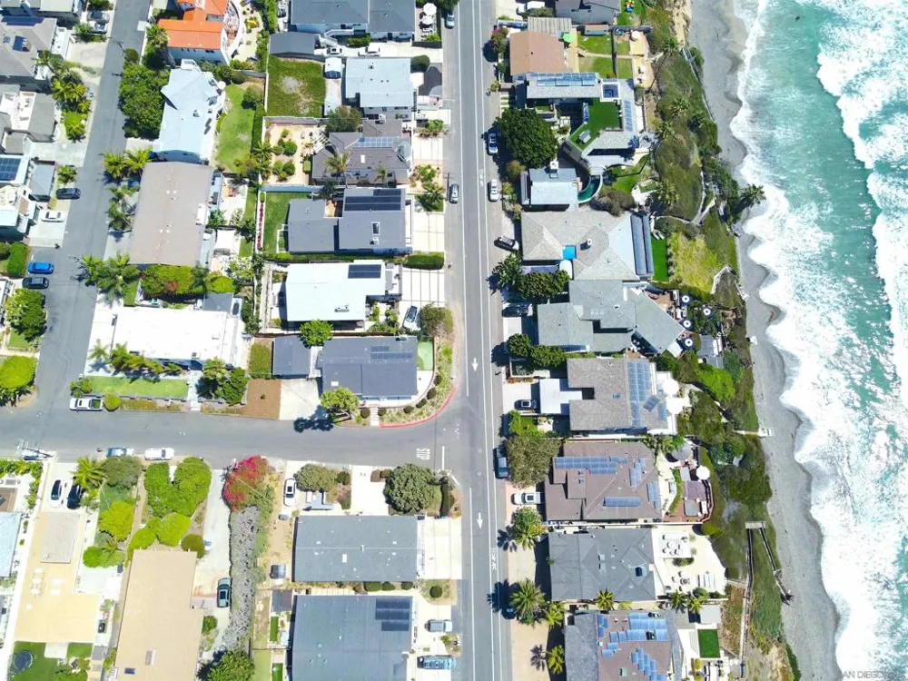 1576 Lorraine Encinitas, CA 92024