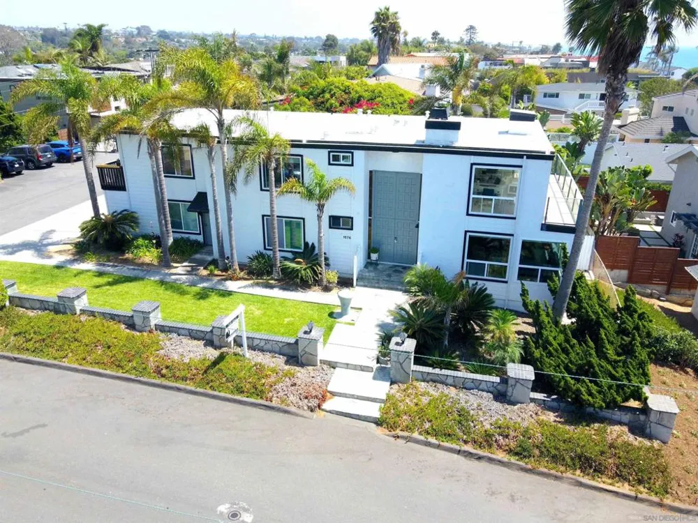 1576 Lorraine Encinitas, CA 92024
