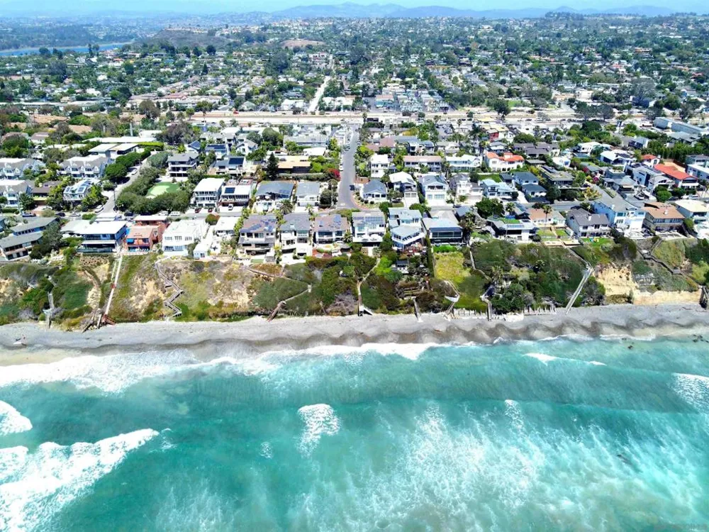 1576 Lorraine Encinitas, CA 92024
