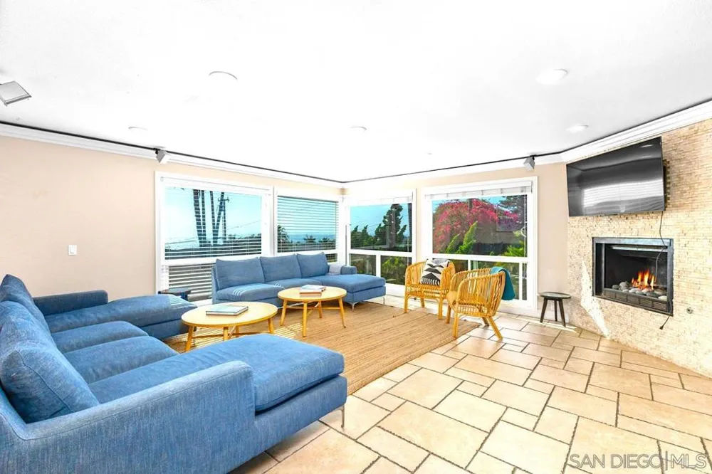 1576 Lorraine Encinitas, CA 92024