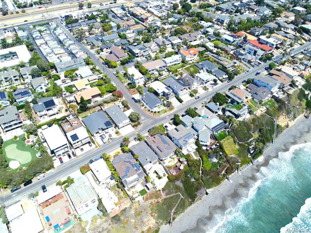 1576 Lorraine Encinitas, CA 92024