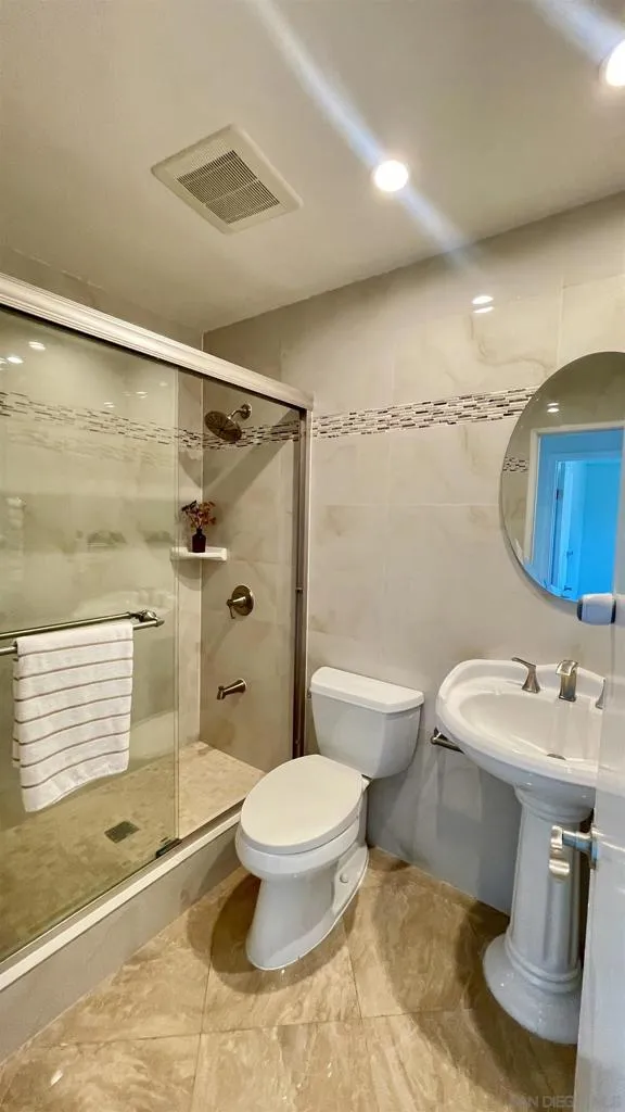 8665 Hillery San Diego, CA 92126