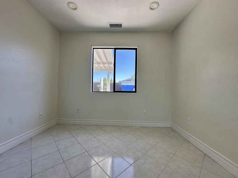 8665 Hillery San Diego, CA 92126