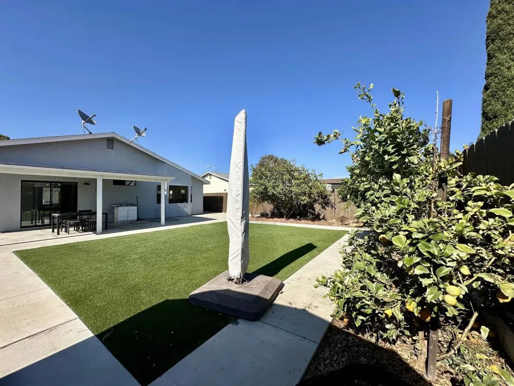 8665 Hillery San Diego, CA 92126