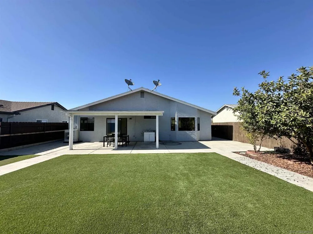 8665 Hillery San Diego, CA 92126
