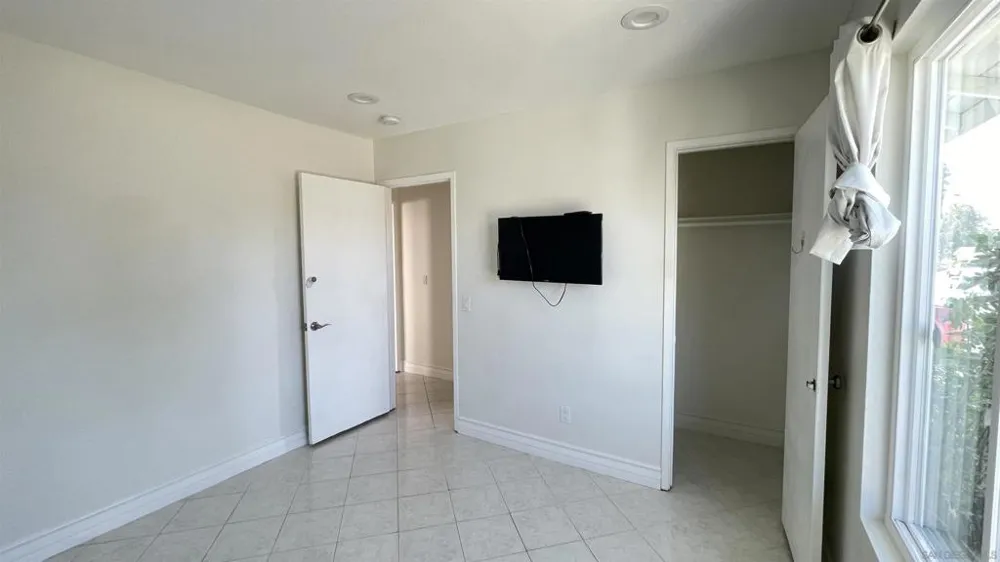 8665 Hillery San Diego, CA 92126
