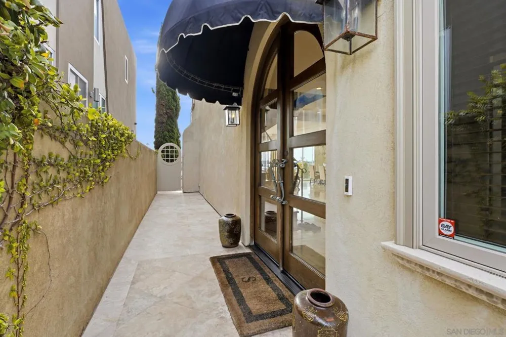 7 Green Turtle Road Coronado, CA 92118