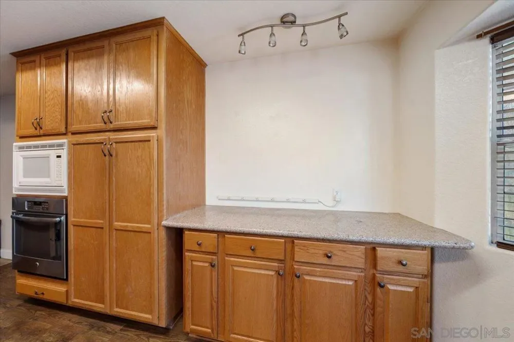 24235 Cerro Vista Way Ramona, CA 92065