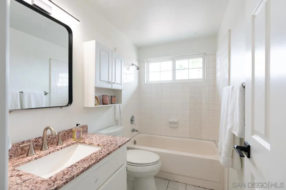 5790 Lone Star San Diego, CA 92120