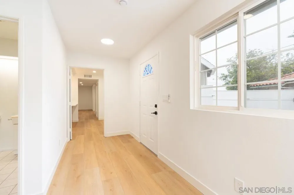 5790 Lone Star San Diego, CA 92120